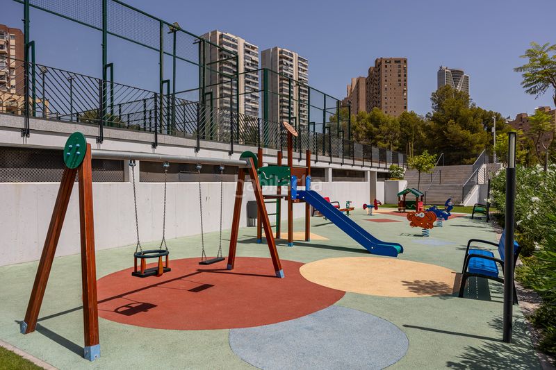 Foto 67108b88-f752-4d57-8d88-7571cc8f5839. Appartement mit pool in Playa Poniente Benidorm