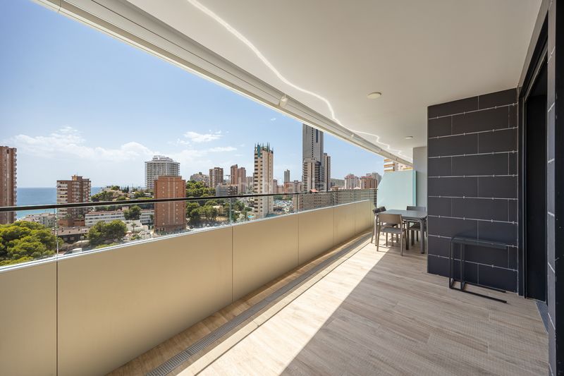 Foto 8ddda9e2-ee3c-4760-a402-bc94c5c37b99. Appartement mit pool in Playa Poniente Benidorm