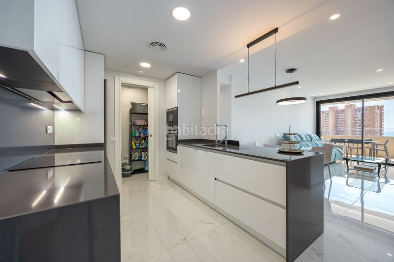 Foto 966bb3d7-5c49-44b8-a0c3-5c694824789b. Appartement mit pool in Playa Poniente Benidorm