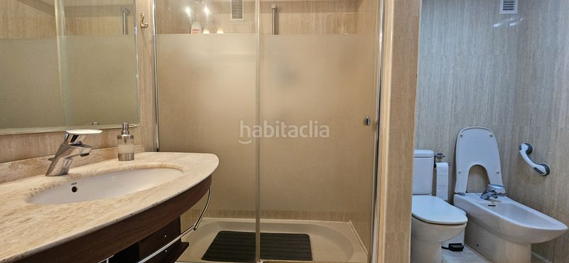 Foto f2e5d3fe-7630-418c-95e2-300c58465c4e. Pis amb piscina a Foietes Benidorm
