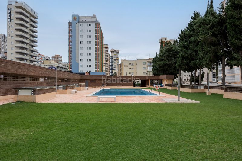 Foto 0c3999b4-2e6f-45c0-9414-b55dee470e90. Àtic amb piscina a Playa Levante Benidorm
