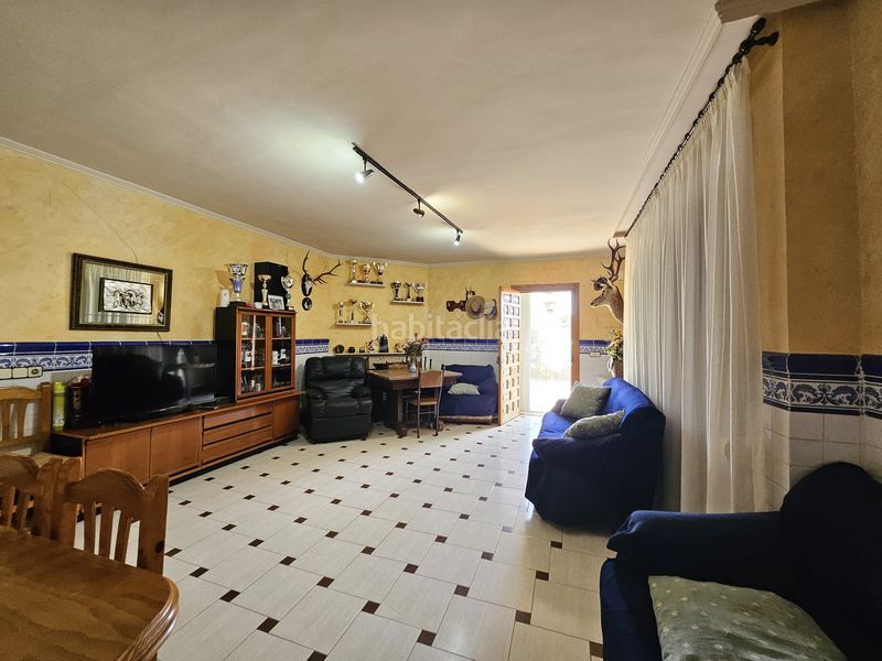 Foto 3c05f29d-b763-411b-b422-96a616c52bdf. Xalet amb xemeneia aparcament piscina a Alcora (l´)