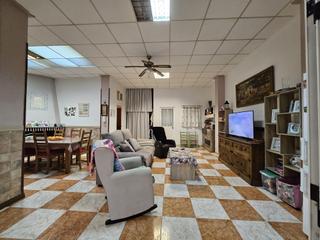 Casa en El Pilar. Casa de 311 m construidos en pza. libertad