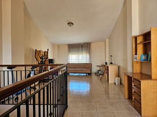 Casa a El Pilar. Magnífica casa con garaje y terraza