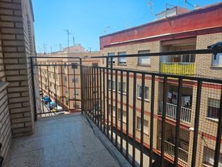 Pis en El Pilar. Piso con balcon cerca del estadio