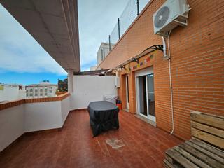 Attique à Llombai. Atico seminuevo con terraza de 20 m²