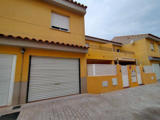 Reihenhaus in Playa-Ben Afeli. Adosado muy luminoso en urbanización privada