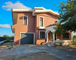 Xalet en Piscinas. Maset con parcela