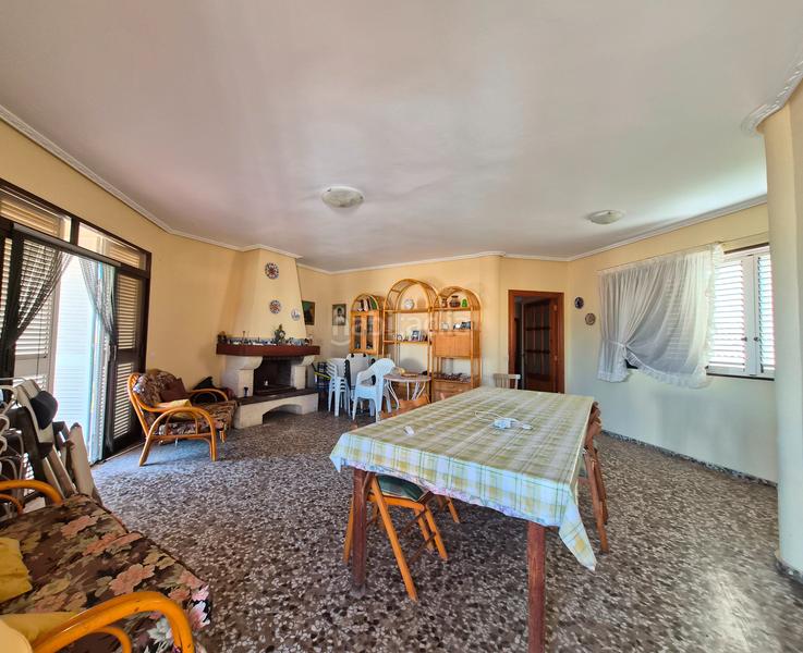 Foto ad6c75a8-b375-4150-86fa-c614daa10319. Chalet mit kamin parking in Playa Burriana