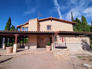 Chalet à Camino de Onda-Salesianos. Magnífico chalet con jardín en burriana