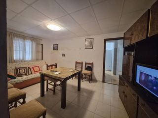 Casa a Avenida Alemania-Italia. Casa con 15 metros de fachada