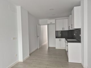 Rent House in Avenida Alemania-Italia. Casa moderna de obra nueva