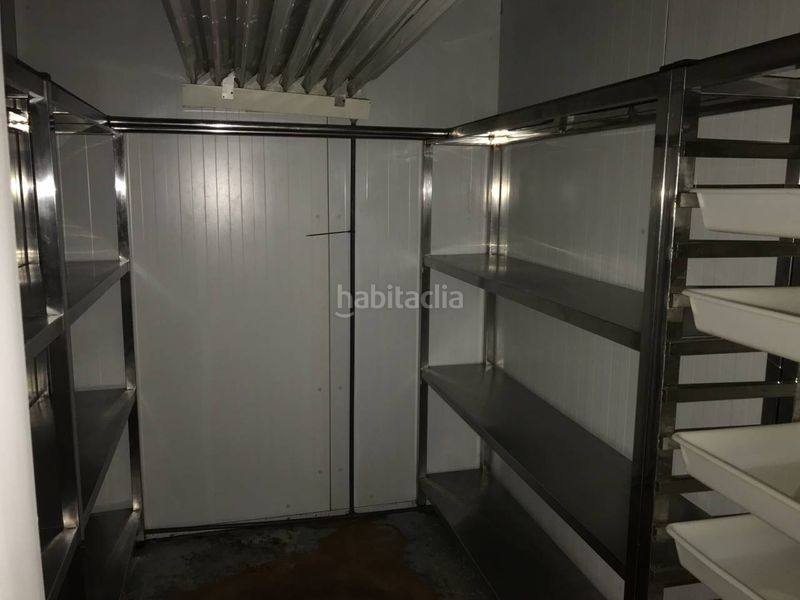 Foto a45b2f0b-a819-4e8c-a596-c824294a0f48. Local comercial a Salinas