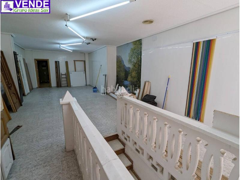 Foto e35f4fd8-8e63-4f5e-822e-b7d1ca6c6a9e. Local commercial dans Sax