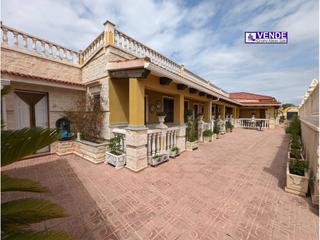 Masia a 4 112. Chalet en venta en sax