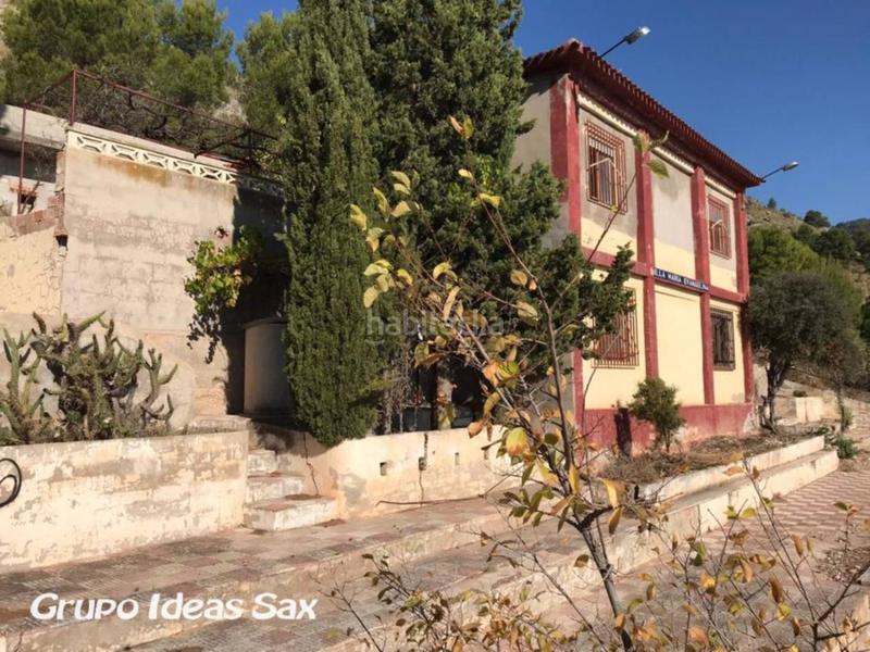 Foto ac2a88ca-ce35-459b-a037-f406ff38f946. Masia a Salinas