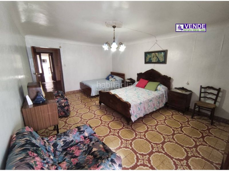 Foto 6bb02bb0-2ac8-4435-886f-d03886ed4b6b. Casa adossada a Sax
