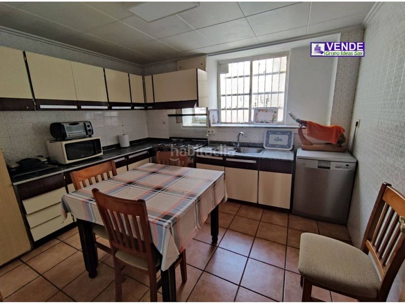 Foto 8a9d471d-32f7-424f-91e2-5a574db198b2. Casa adossada a Sax