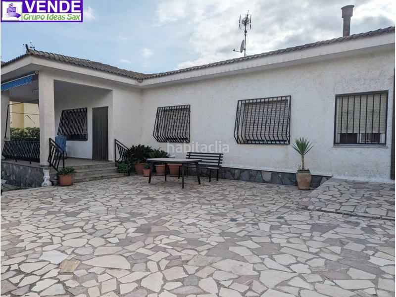 Foto 1724e17f-f24d-40ba-b09a-662bda3d4351. Chalet  unifamiliar en venta en calle miguel hernández en Salinas