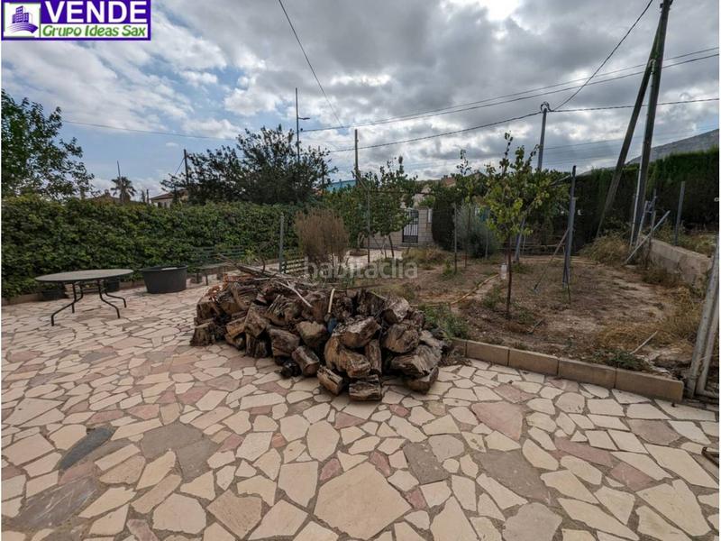 Foto 7dde2691-ad46-4431-ac48-f699f80261e5. Chalet  unifamiliar en venta en calle miguel hernández en Salinas