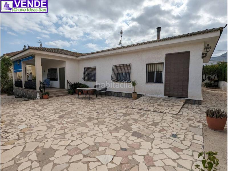 Foto fd395603-5e74-43b8-a999-6c398e9918f0. Chalet  unifamiliar en venta en calle miguel hernández en Salinas