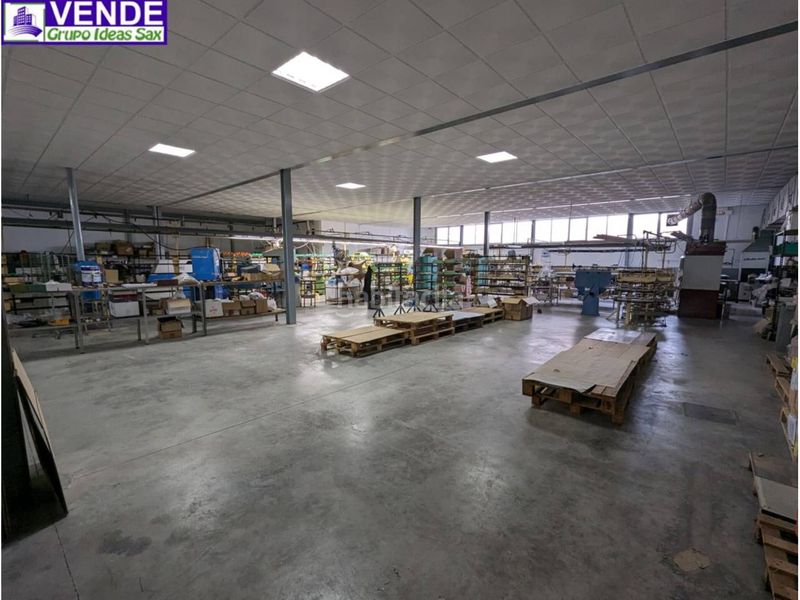 Foto 91ed87be-bb8d-4615-b82f-b380991ad944. Nau industrial a Sax