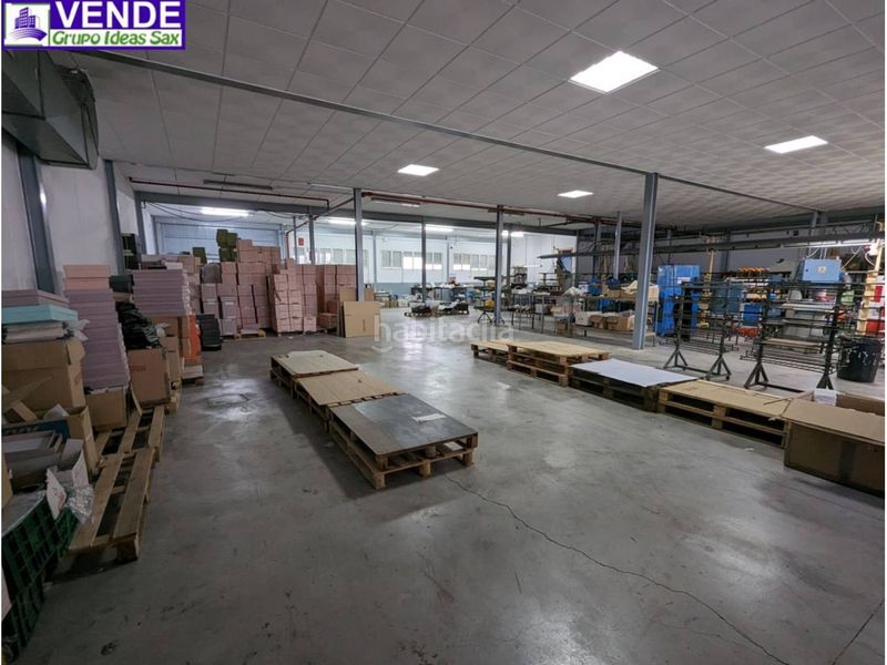 Foto f5beba9e-06a4-4fce-994d-41fd699912dd. Nau industrial a Sax