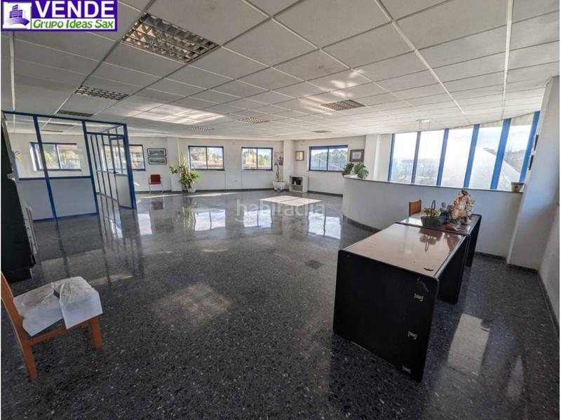 Foto baf6a9f4-c4ba-474e-a5d6-aaab44c7f605. Miete büro in Sax