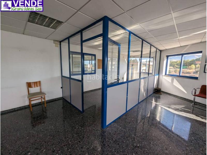 Foto e74cfaa0-a05b-4282-b3ab-77786cd09748. Miete büro in Sax