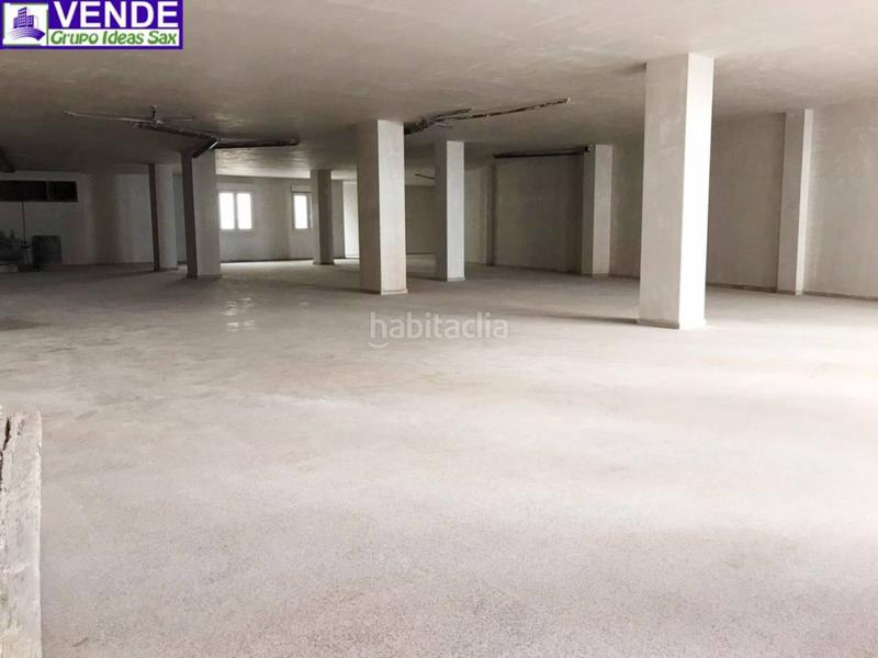 Foto 725e25b9-4fb5-42b3-845e-49d9a8d71442. Local commercial dans Sax