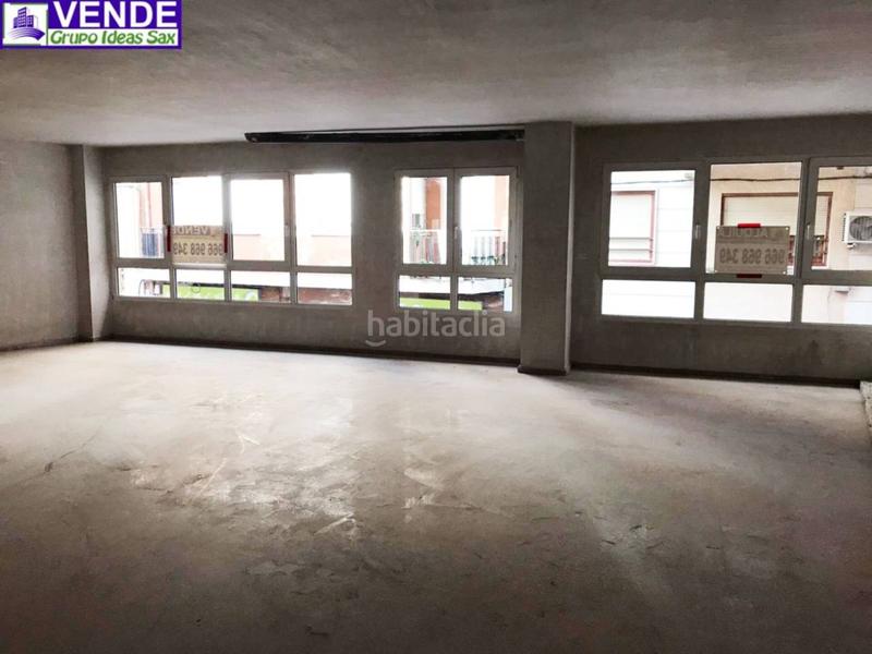 Foto ee7a9310-7d61-49f5-b953-b6a693597d6e. Local commercial dans Sax