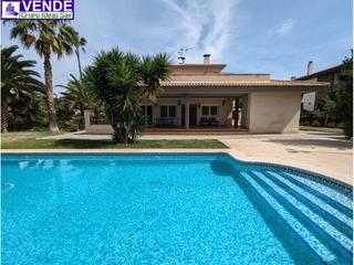 Xalet a Campo Alto-Club de Campo. Chalet unifamiliar en venta en elda