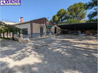 Masia a Petrer. Casa de campo en venta en petrer con una nave de 530m2