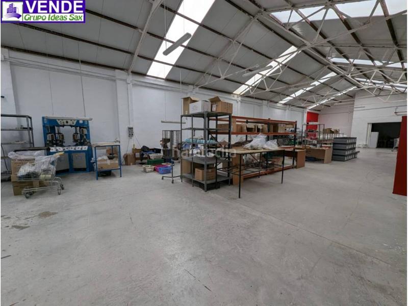 Foto 967e9761-5dde-4183-80aa-61d665426ce5. Nau industrial a Sax
