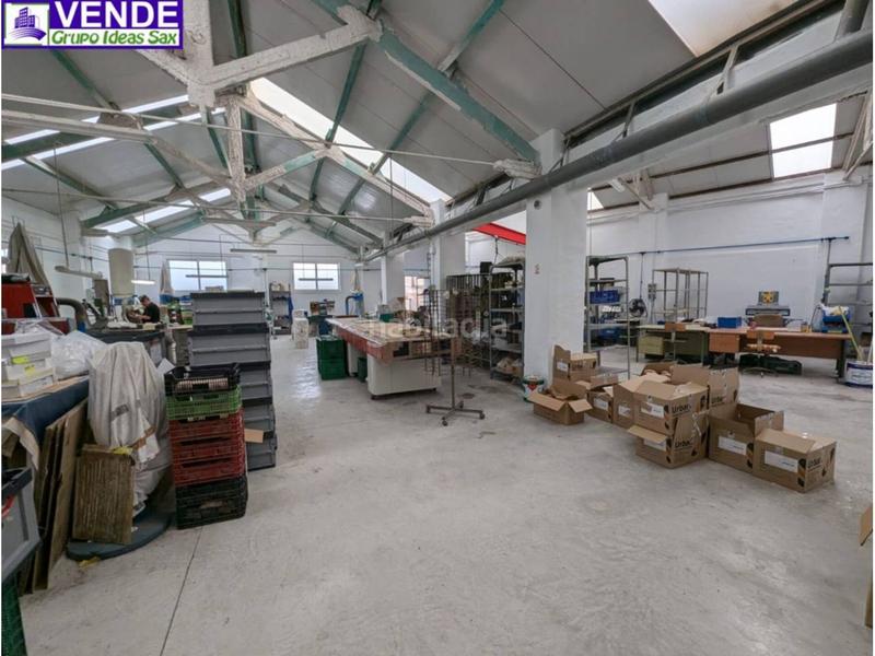 Foto c7d7f29e-45ad-490b-a4ee-d445720f06e3. Nau industrial a Sax