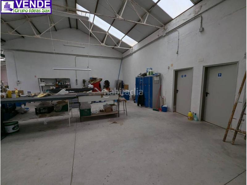 Foto d56053b6-fe17-4cae-a4e3-3a964b39ad76. Nau industrial a Sax