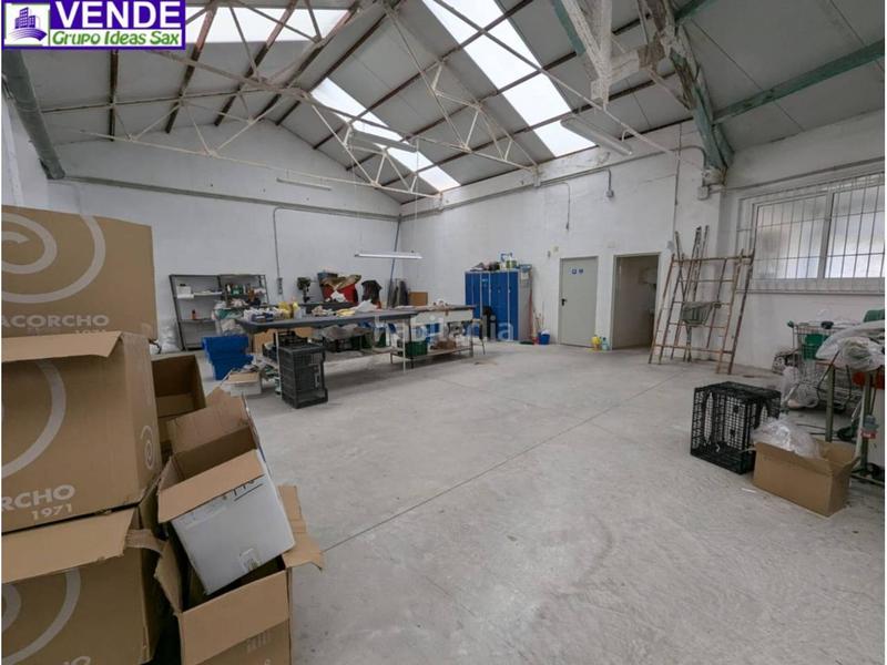 Foto e5bfa858-328b-46d0-b1d8-915e5766afa5. Nau industrial a Sax