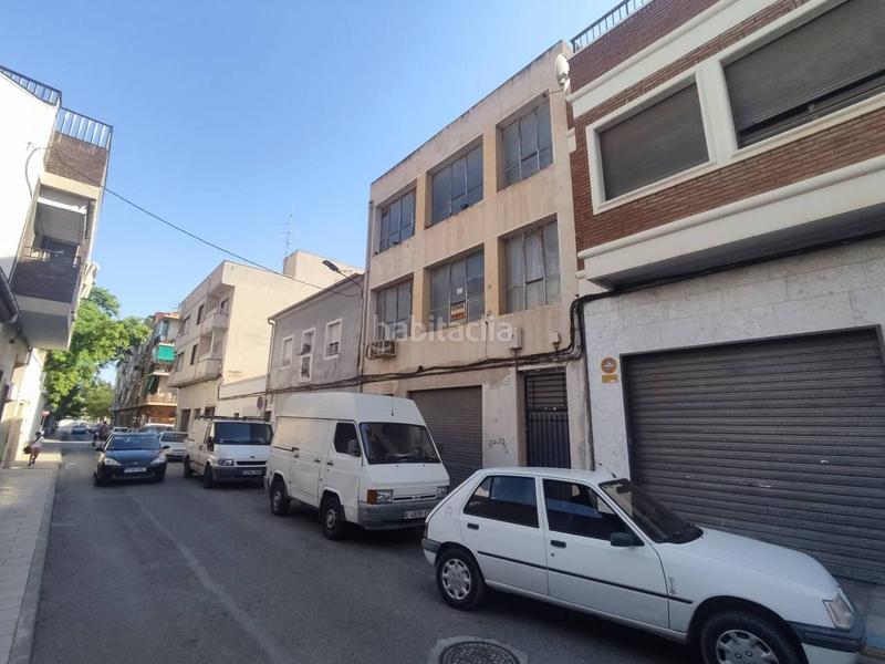Foto fef64f87-2d0a-4a4c-8c50-25cdf8f11d1d. Edifici a Fraternidad Elda