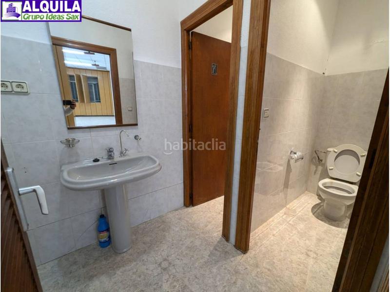 Foto 32e49d5e-49ec-4942-bdfc-57f86e16b2d3. Business premise in Sax