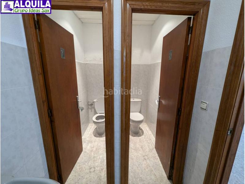 Foto 6368ef6b-a474-4fd6-94a9-1d288674e1ab. Business premise in Sax