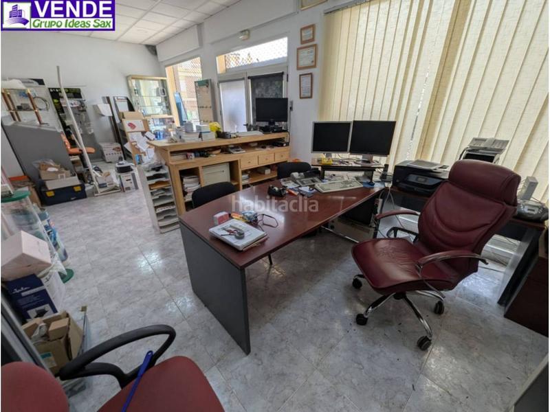 Foto d25e407a-88fd-42e8-8502-4e153743b65e. Local commercial dans Sax