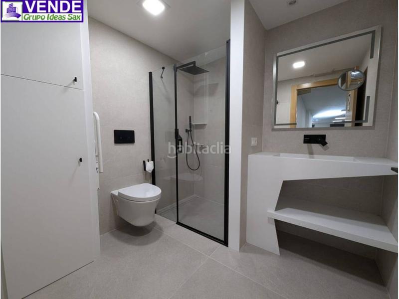 Foto c99b2a87-8927-461e-b8a1-5fb348a42239. Business premise in Sax