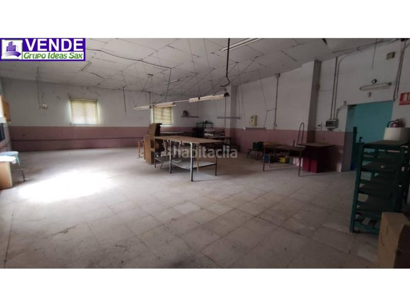 Foto 1e57c0a9-39ad-4271-84a0-08570be8ab0e. Fabrikhalle in Sax