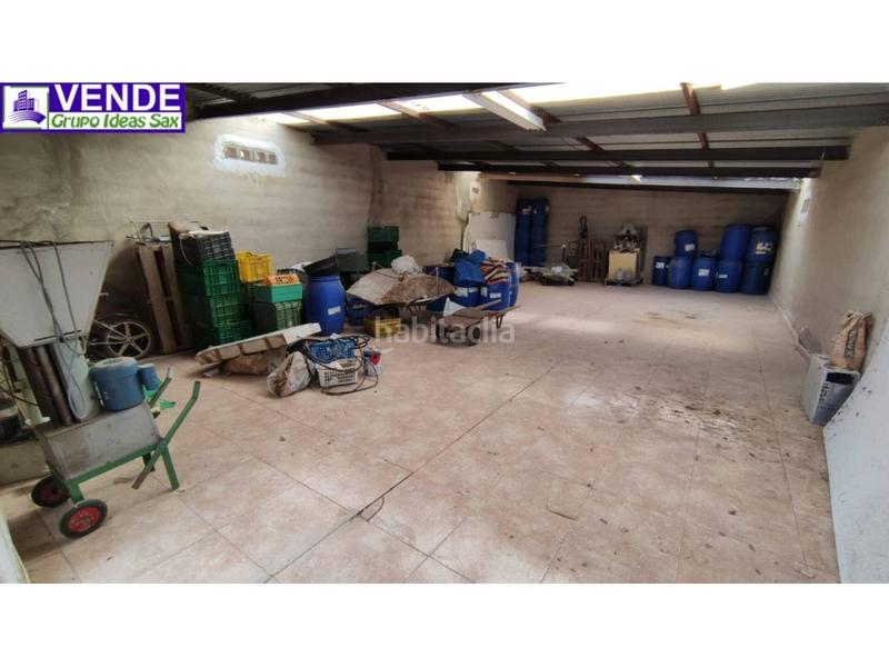 Foto 23f4dc44-79b5-4aad-a158-e79a7e771a03. Fabrikhalle in Sax