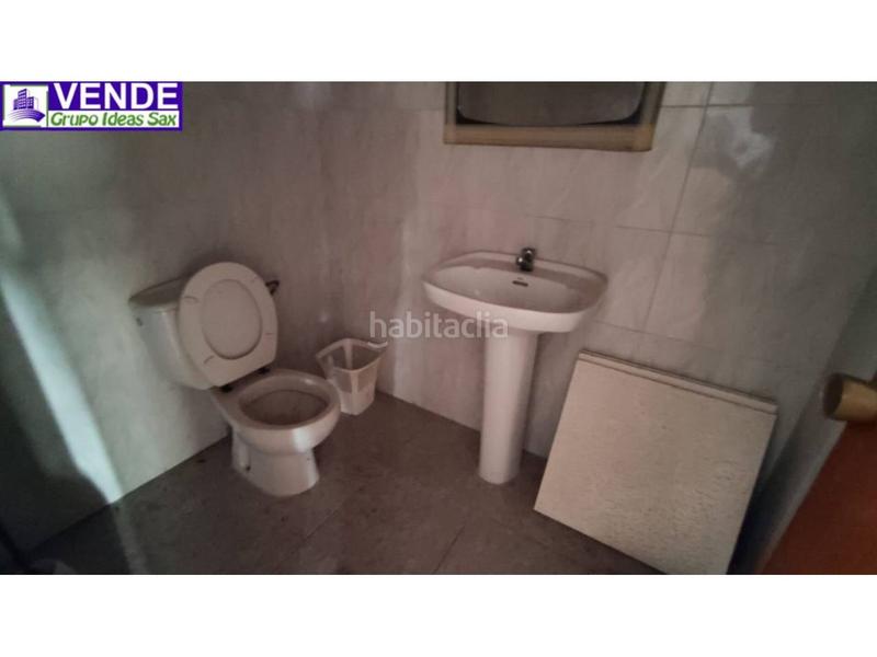 Foto 2d374f3d-68dd-42b9-a283-c028ad69f89f. Fabrikhalle in Sax