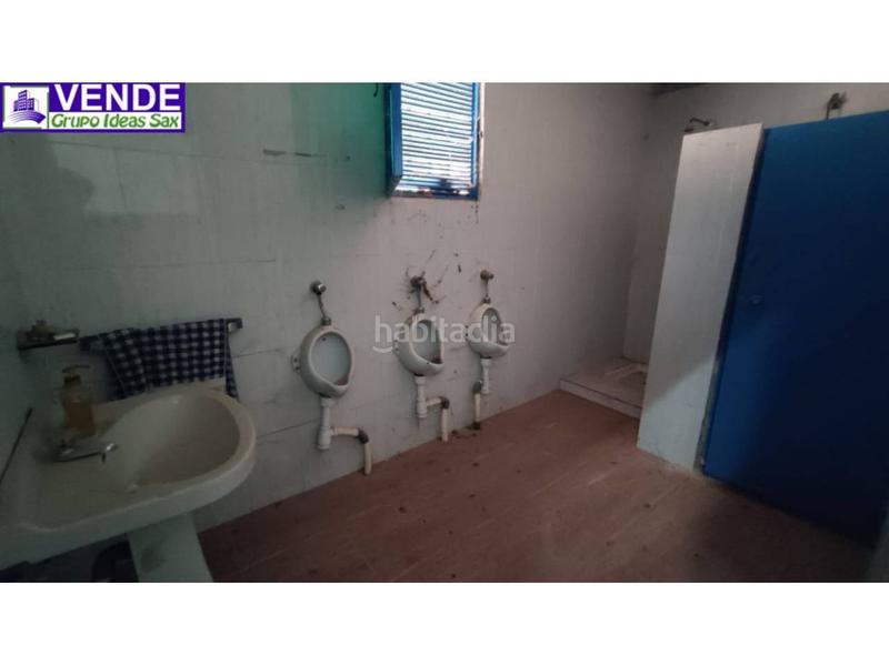 Foto 41046d0d-5c00-4e72-b980-495b0156ef53. Fabrikhalle in Sax