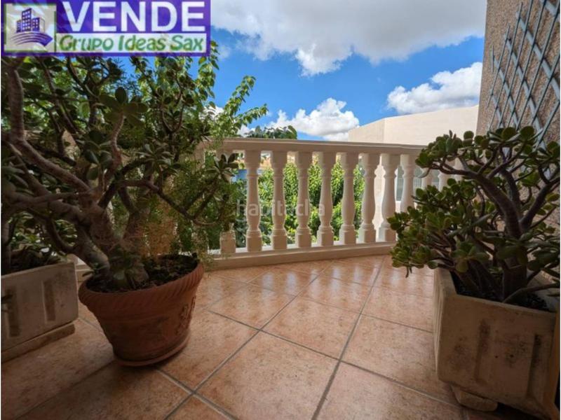 Foto 64e246d9-fa48-45a9-832f-ae3e7d5b5ab4. Casa adossada amb calefacció aparcament a Sax