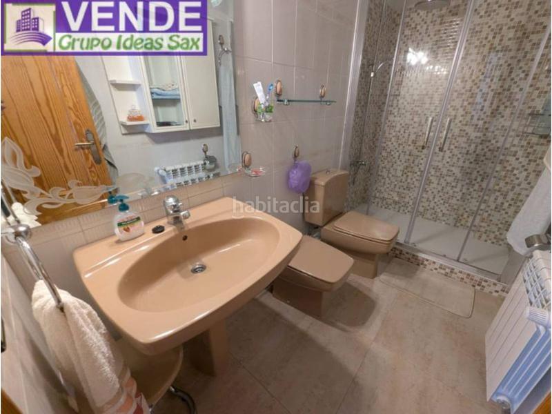 Foto b1103c50-ac09-4518-addd-cba46cf0f027. Casa adossada amb calefacció aparcament a Sax