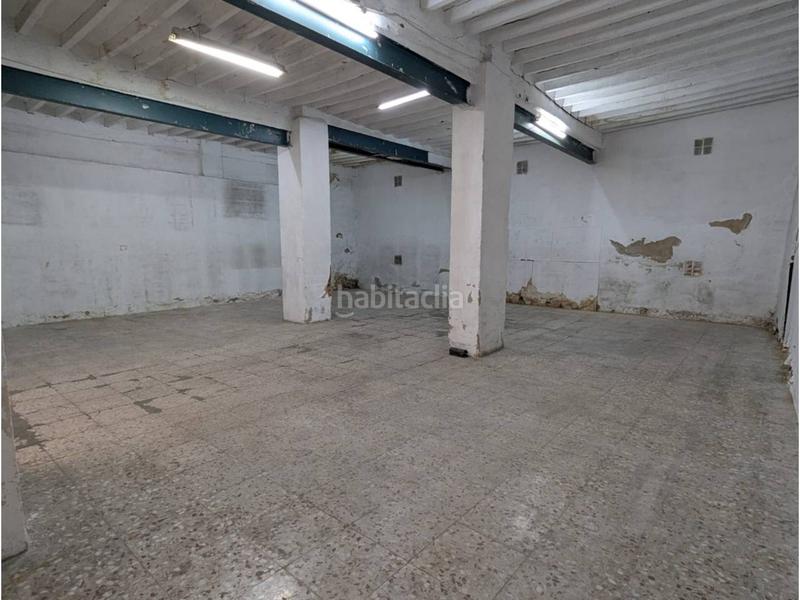 Foto 7017f2ad-b82d-4e1d-867f-0126533ea732. Nau industrial a Sax