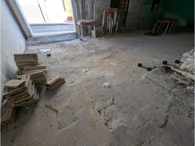 Foto 8dccfdef-0518-42be-ad26-85a14f851f1c. Nau industrial a Sax